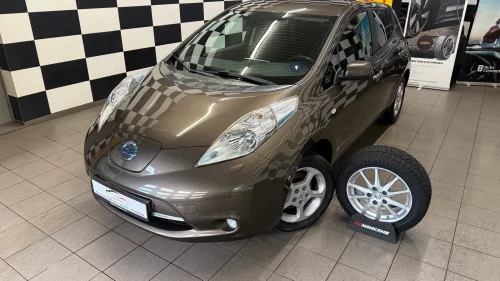 NISSAN LEAF 24kWh LAV KM*TOPP UTSTYRT*11/12 STREKER*NY SERVICE+EU*