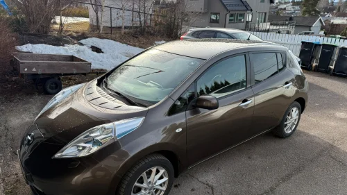 NISSAN LEAF 30kWh Tekna 30kWh | 10av12 på batteri | lav km