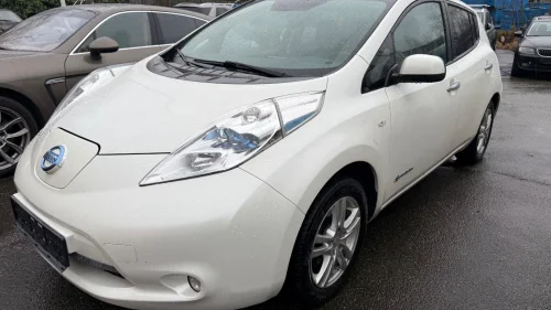 NISSAN Leaf 30kWh 30kWh 109Hk TEKNA BOSE Skinn VP Cruise DAB 360 R-KAM
