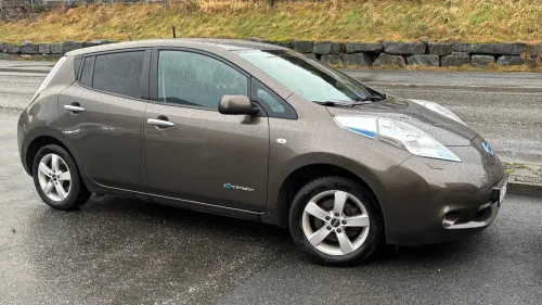 NISSAN LEAF 30kWh Acenta 30kWh Kamera Cruise Alu EU 2027