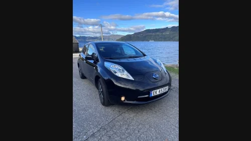 NISSAN Leaf 30kWh TEKNA 30kWh NAVI CRUISE 360-KAMERA RATTVARME DAB SKINN