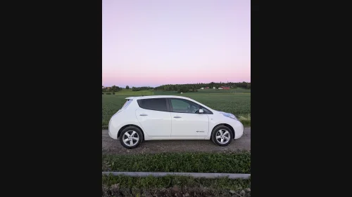 NISSAN Leaf 30kWh 30 kWh / 10/12 streker / 1 eier 2020-2026 / Varme ratt