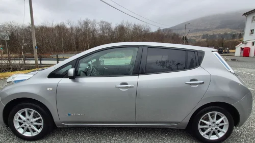 NISSAN LEAF 30kWh Tekna 30kWh
