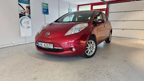NISSAN LEAF 30kWh EU OK // 30 KW // R.KAM // CRUISE // SE PRIS !! ++