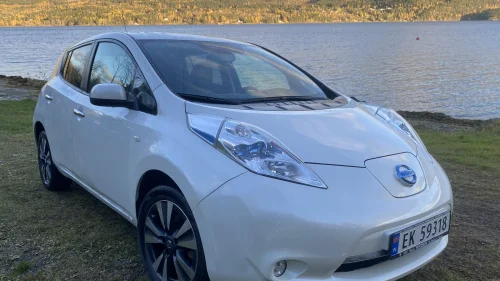 NISSAN LEAF 30kWh Tekna 30kWh, med hengerfeste for sykkel