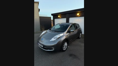NISSAN LEAF 30kWh 30KWT - EU 2027 - NAVI - DAB - SERVICEHEFTE