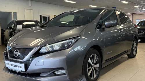 NISSAN Leaf 40kWh 40KWH-AUTOMAT-LAUNCH EDITION-KAMERA-NAVI-ACC-NY EU
