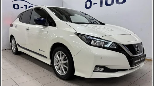 NISSAN LEAF 40kWh 40 kWh/AUTOMAT/KUN 25100 km/1 eier/Ny service/EU 03.27