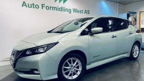 NISSAN LEAF 40kWh 40 kWh Launch Edition 360kam Garanti Norsk