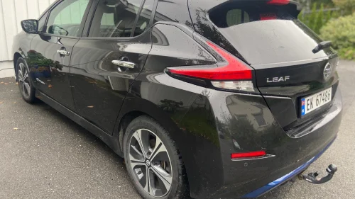 NISSAN LEAF 40kWh 40kWh Launch Edition Hengerfeste ACC Full LED