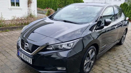 NISSAN LEAF 40kWh 40kWh Launch Edition /360 KAMERA /ACC /NAV / DAB /+++