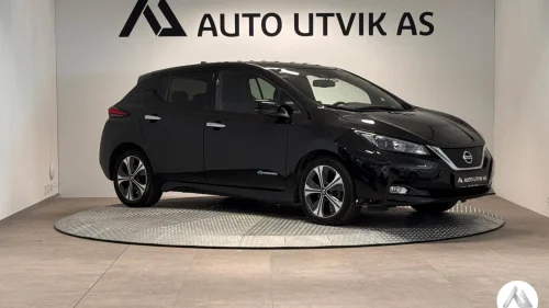 NISSAN LEAF 40kWh Navi / 360 kamera / Acc /