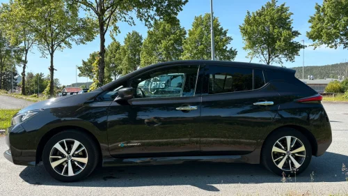 NISSAN LEAF 40kWh 40kWh Launch Edition
