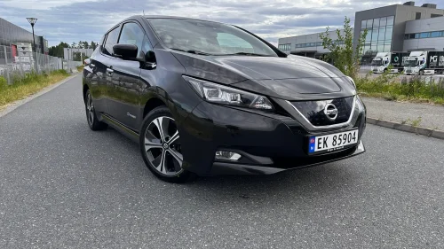 NISSAN LEAF 40kWh 40kWh Launch Edition / Subwoofer / Kamera ++