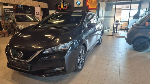 NISSAN LEAF 40kWh EN EIER/NY EU/ DAB/ 360 kamera/ Må ses