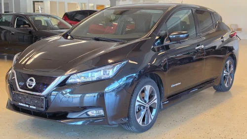 NISSAN LEAF 40kWh 40kWh Acenta 360Kamera Navi Bose Rattvarme P.Varmer ACC