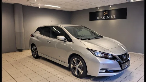 NISSAN LEAF 40kWh 40kWh N-Connecta/ LED / 360Kam / ACC / Norsk / Delskinn