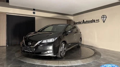 NISSAN Leaf 40kWh 40kWh/Navi/Skinn/Bose/Rattvarme/Autopilot/ACC/