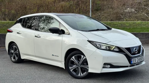 NISSAN Leaf 40kWh Tekna utgave/Bose/Skinn/LED/ACC/Navi/360kamera/17"Alu