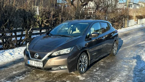 NISSAN Leaf 40kWh Tekna, skinn, varmepumpe, AC, varme i ratt