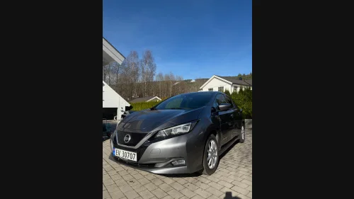 NISSAN Leaf 40kWh Tekna/BOSE/E-Pedal/360Kamera/ACC/Navi/DAB/Carplay