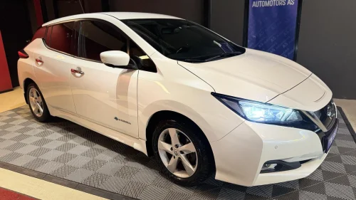 NISSAN Leaf 40kWh 360 KAMERA, SKINN, RATTVARME,V.PUMPE, KEYLESS, DAB,ACC