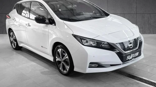 NISSAN Leaf 40kWh Tecna, delskinn, DAB, LED ++