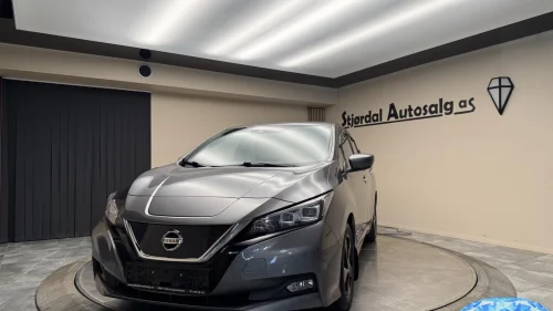 NISSAN Leaf 40kWh 40kWh Tekna BOSE ACC Navi DAB Rattvarme 360g kamera