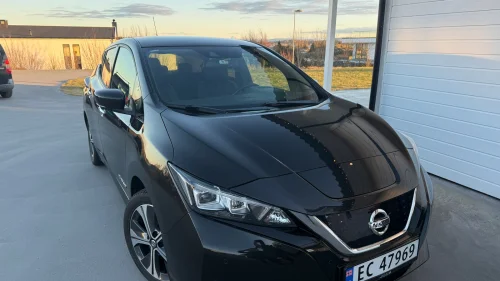 NISSAN Leaf 40kWh Ze1
