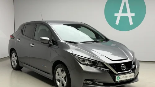 NISSAN Leaf 40kWh 40kWh / Tekna / Dab / Bose / Navi / Kamera / Acc