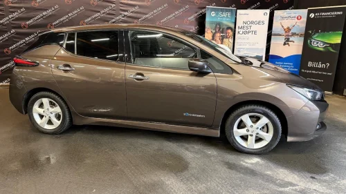 NISSAN Leaf 40kWh TEKNA Topp Modell/360/NAVI/RYGGK/KM.79000
