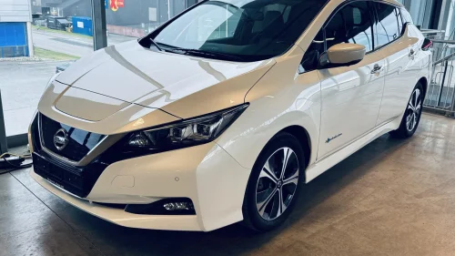 NISSAN Leaf 40kWh 40 KWH - TEKNA - GUNSTIG LEASING PRIVAT / FIRMA
