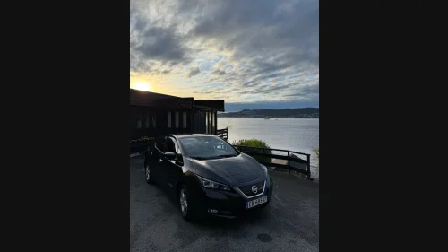 NISSAN Leaf 40kWh 40 kWh Tekna | Svart | Lav km | Komplett historikk