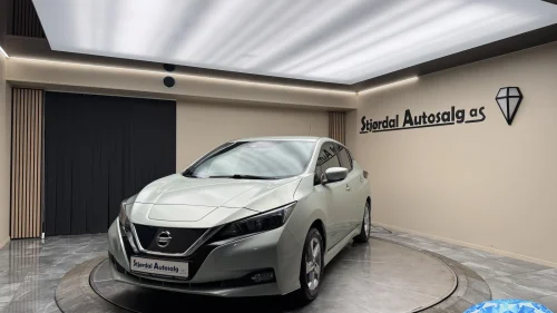 NISSAN Leaf 40kWh Navi,Kamera,DAB,360,ACC,APP,Velholdt,Ny i Norge