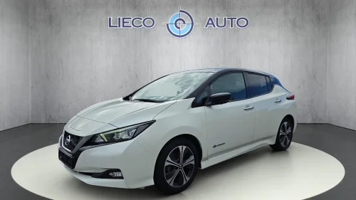 NISSAN Leaf 40kWh 40kWt 150HK Tekna Skinn