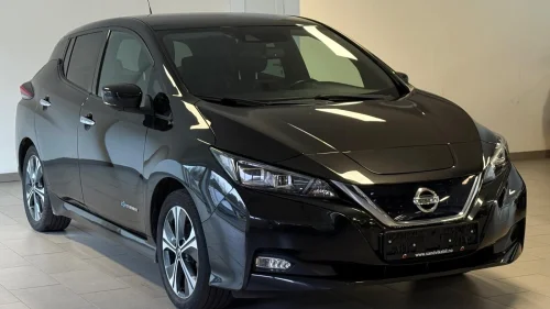 NISSAN Leaf 40kWh 40kWh Tekna Propilot Bose 360 ACC EPedal EU-12.27 1Eier