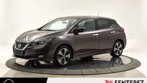 NISSAN Leaf 40kWh N-Connecta 40KWH 360 Kamera, Delskinn, Lav KM
