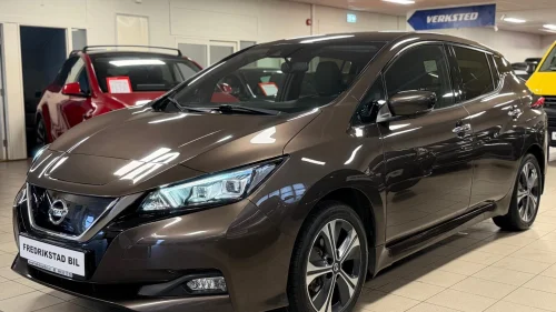 NISSAN LEAF 62kWh 62kWh 385KM WLTP-KAMERA-PROPILOT-DELSKINN-LED-VARMERATT