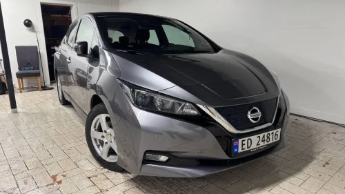 NISSAN LEAF 40kWh EU 2028 // 1 EIER // LAV KM // R.KAM // 40 KW // SE PRI