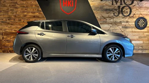 NISSAN LEAF 40kWh 270 KM Rattvarme Keyless Assistent 360 Kamera