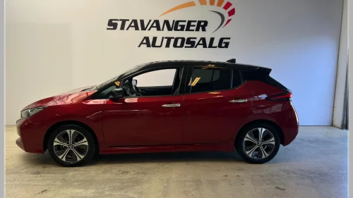 NISSAN LEAF 40kWh 40KWH/TEKNA/SKINN/NAVI/360 KAMERA/SE KM/FIN BIL+++