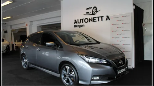 NISSAN Leaf 40kWh N-CONNECTA,VARMEPUMPE,360KAMERA.DAB+,2 SETT HJUL+++