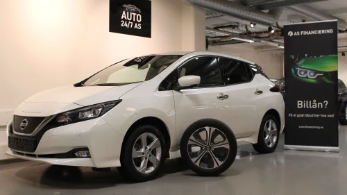 NISSAN LEAF 62kWh Strøken/1-eier/62kWh N-Connecta/Adaptive Cruise/Navi/3