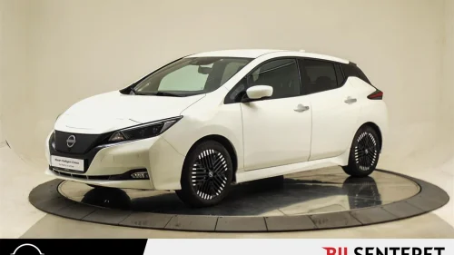 NISSAN LEAF 40kWh N-Connecta 39 KWH 360 kamera, Navi, Delskinn + +