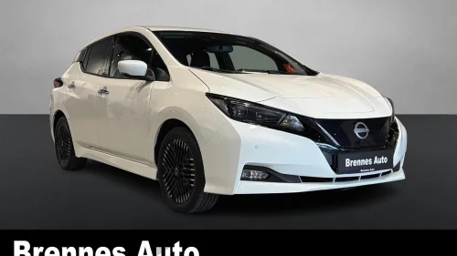 NISSAN LEAF 40kWh 40kWh N-Connecta / Apple Carplay/ Navi/ Isofix mm.