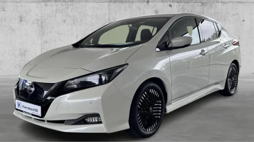 NISSAN Leaf 40kWh Acenta 39kWh | R.kam | ACC | 360kam | Navi ++