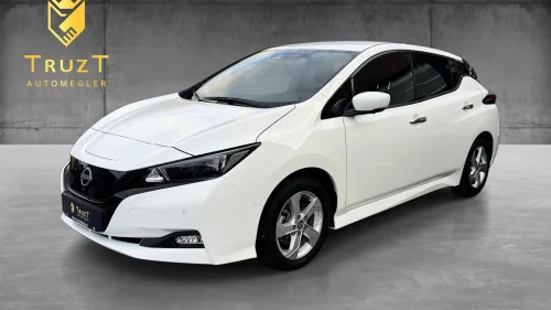 NISSAN LEAF 40kWh 40kWh N-Connecta / Lav km / Nybilgaranti / Godt utstyrt
