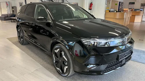 OPEL GRANDLAND 325 HK AWD Ultimate