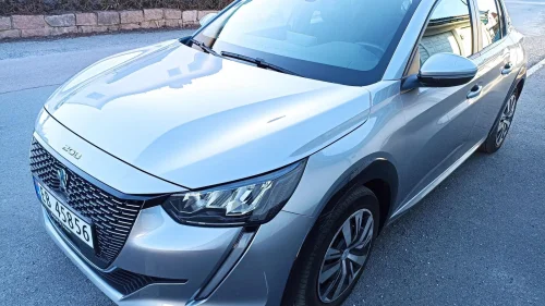 PEUGEOT 208 E-208