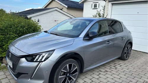 PEUGEOT 208 GT Line med mye utstyr